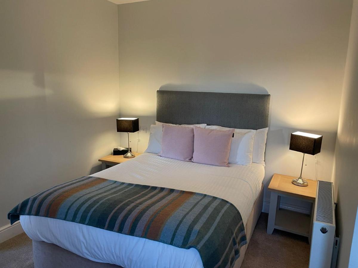 Llanerch Vineyard Hotel Hensol Extérieur photo