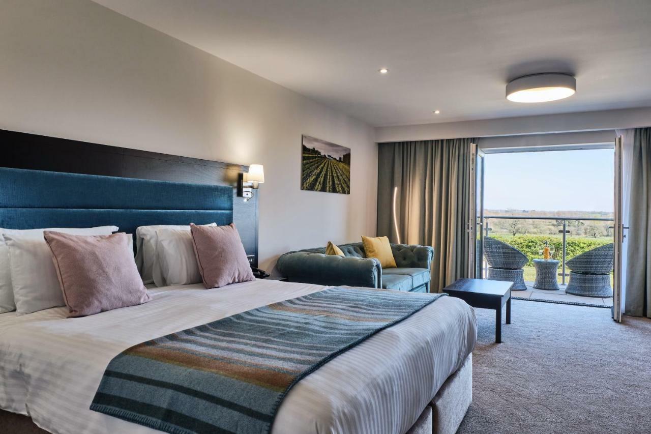 Llanerch Vineyard Hotel Hensol Extérieur photo